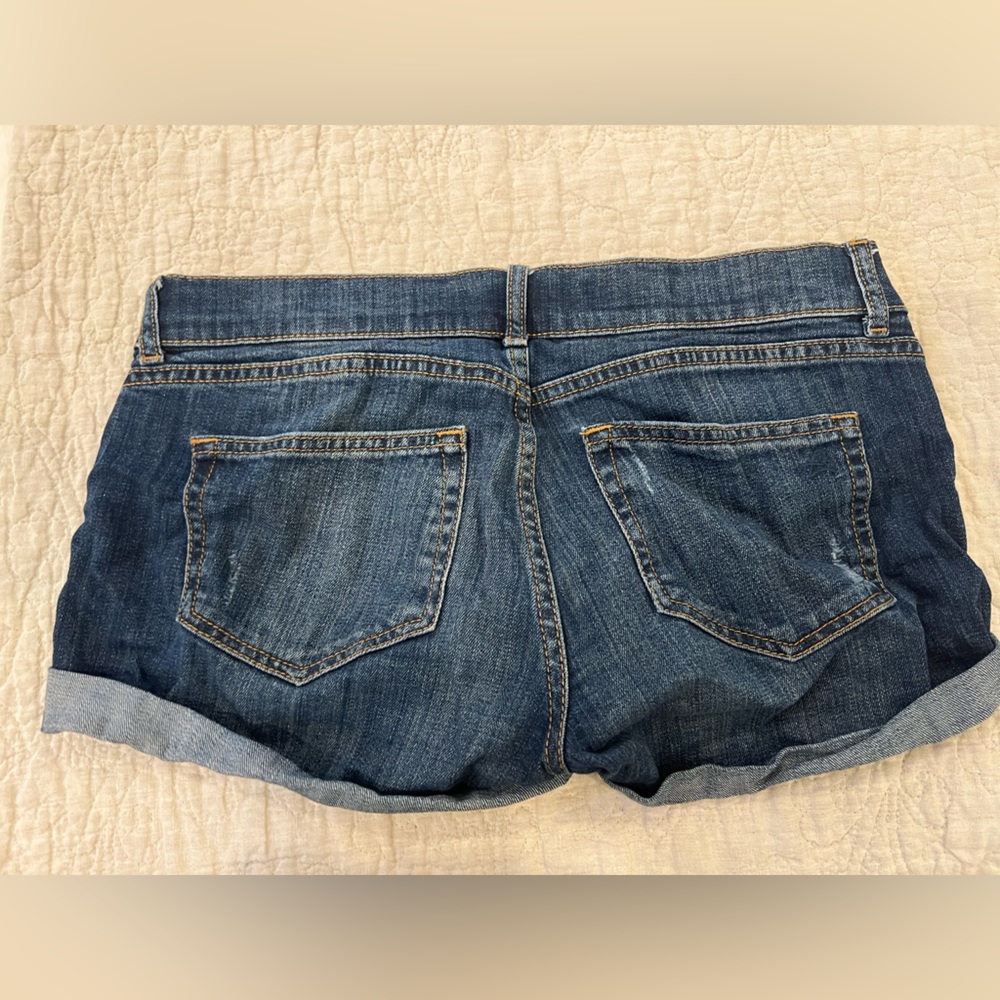 Maternity DL1961 shorts in excellent condition!